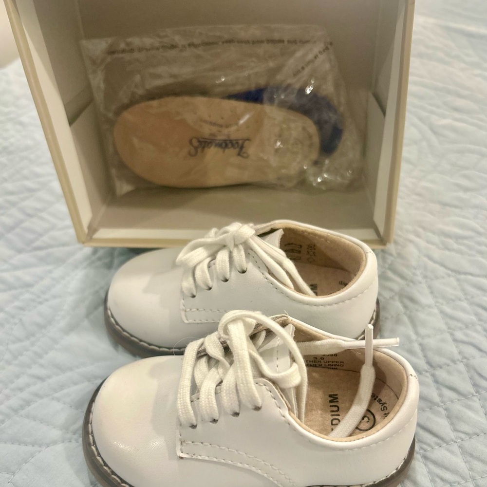 Footmates White Kids Dress Shoes